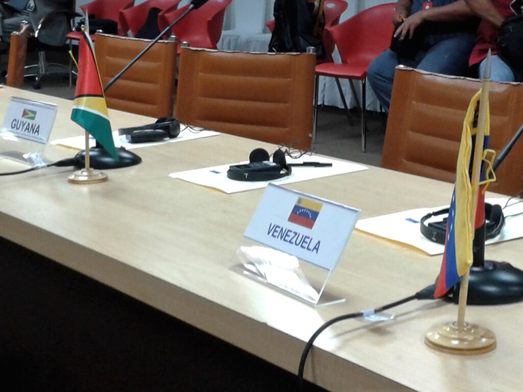 Servicio de interpretación para eventos de protocolo y diplomacia